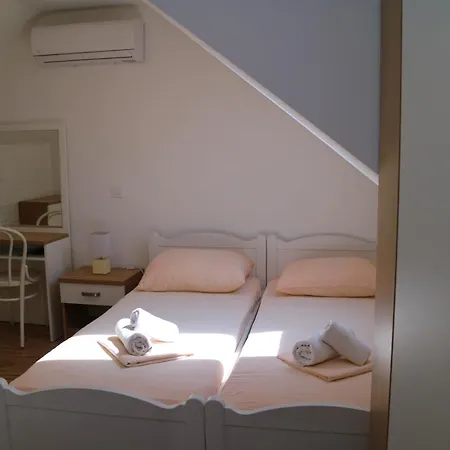 Studio Apartments & Rooms Lela, Sipan Island Sipanska Luka  Exterior photo