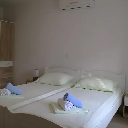 Studio Apartments & Rooms Lela, Sipan Island Sipanska Luka  Exterior photo